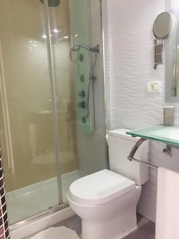 Modern Apt wifi & sat tv, close to las Vistas