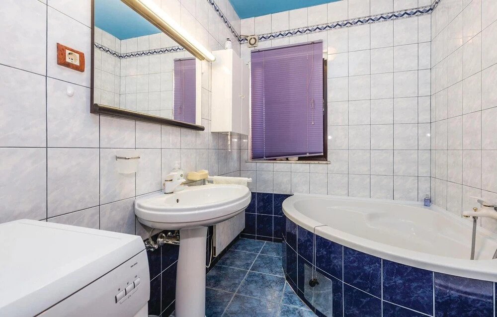 Pet Friendly Home In Spincici