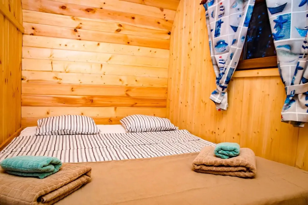 Eco-wooden Houses Camping Montaña Roja