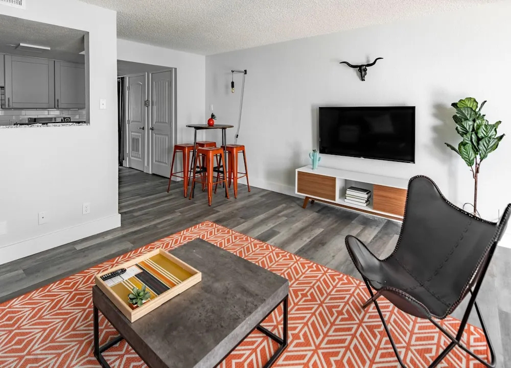 WanderJaunt - Camelback East Apts