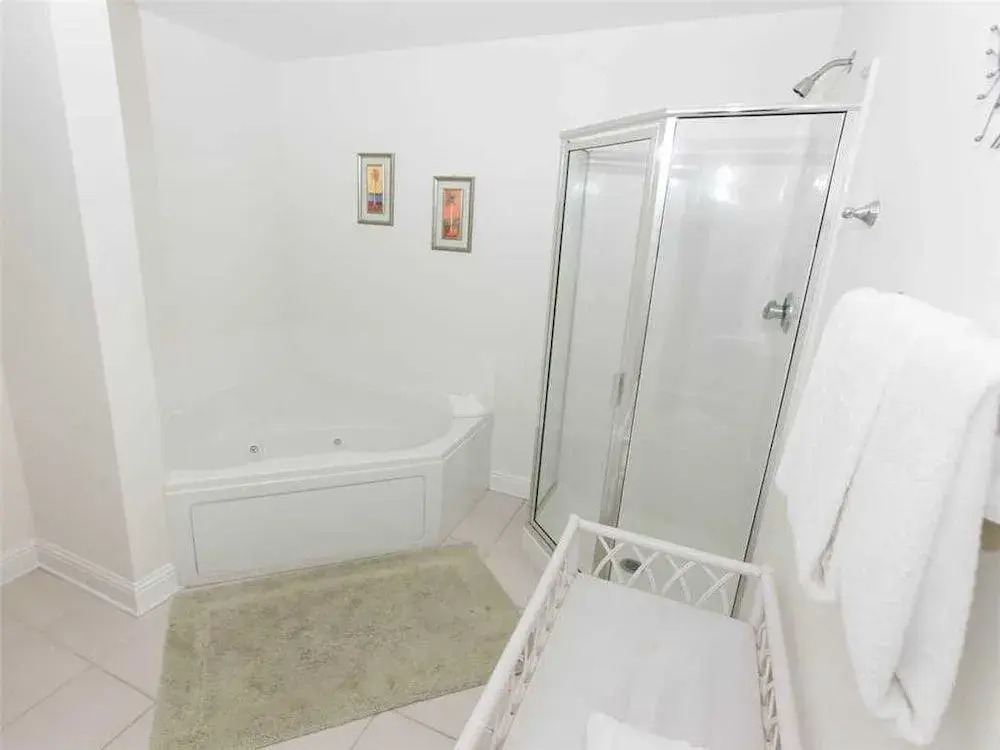Lighthouse 304 - 3 Br condo by RedAwning