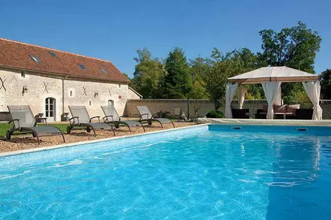 Chateau De Chargé