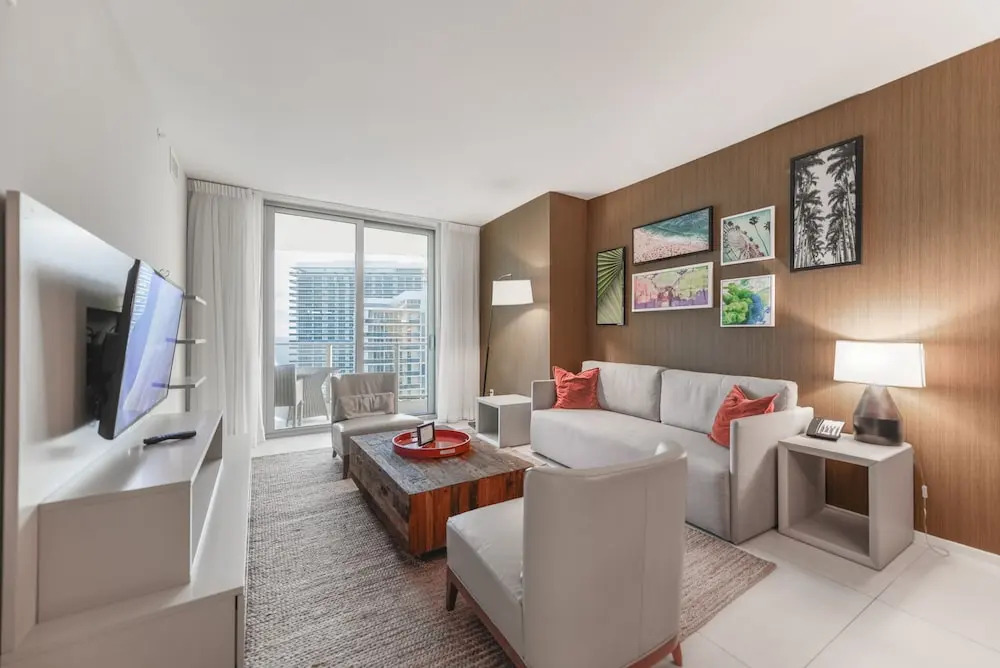 Luxury Condo wOcean Views close to Beach