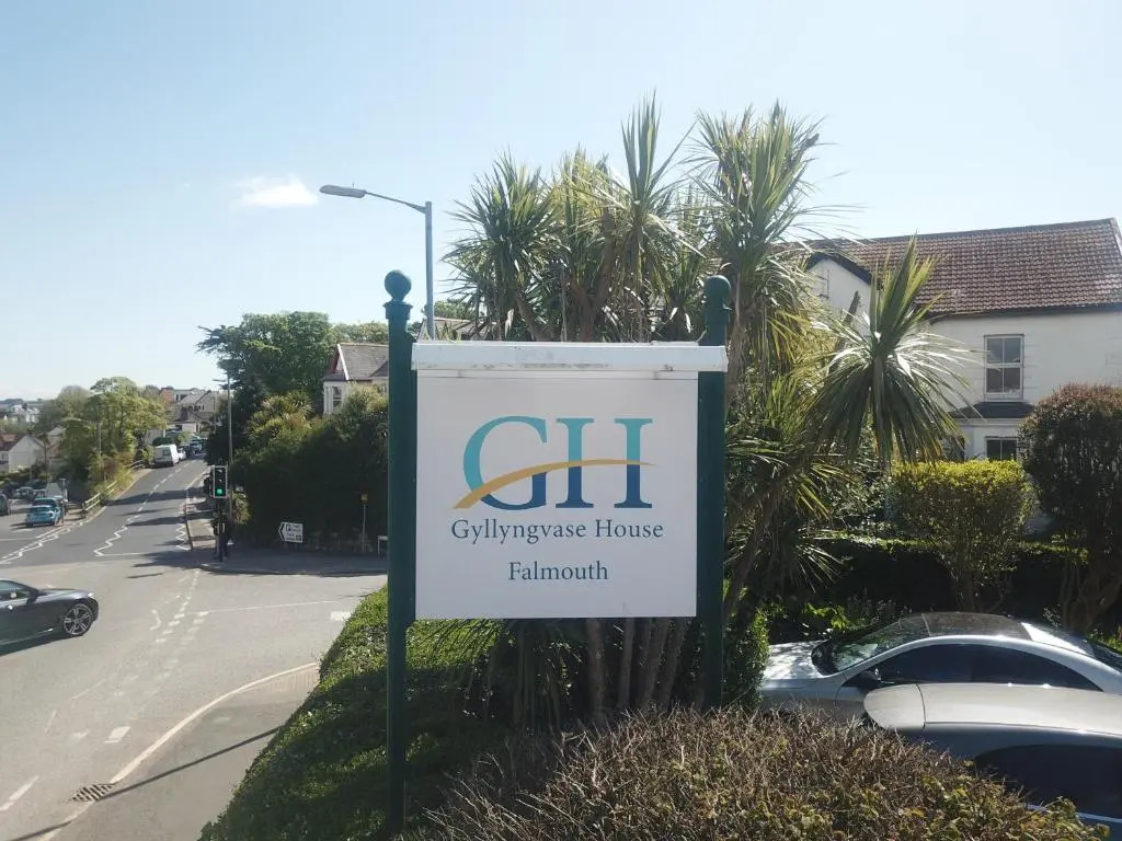 Gyllyngvase House