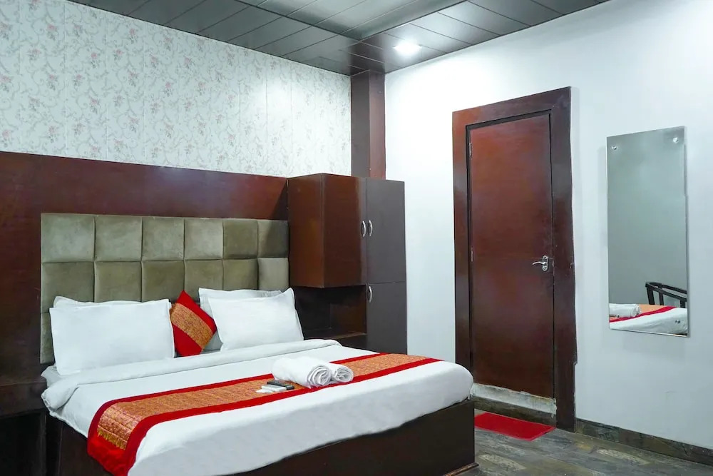 Hotel Downtown by Quadis - Sector 15 Noida
