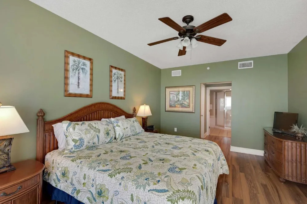 Majestic Beach Resort Tower II, 3 Bedroom Apartment