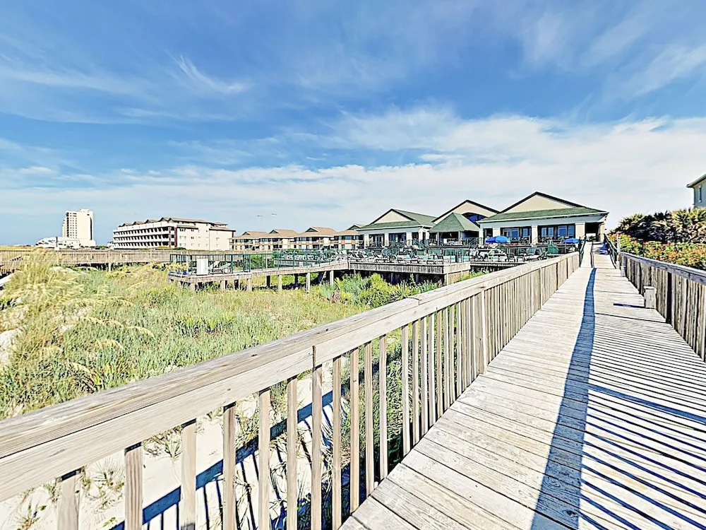 3 Ocean Isle Beach - 4 Br Condo