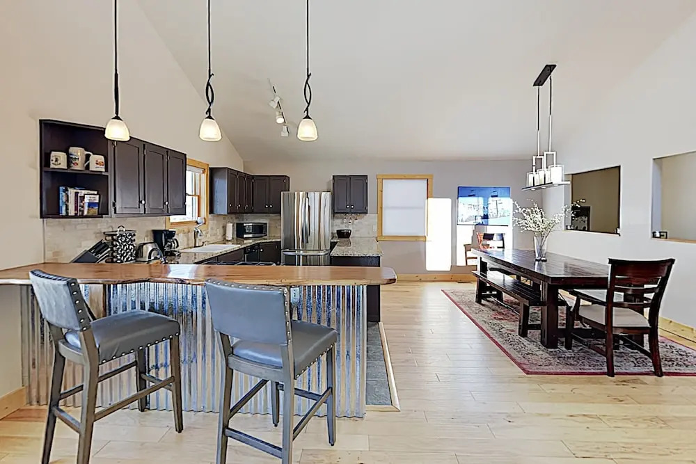 New Listing! Mountain-view Ski W/ Hot Tub 3 Bedroom Home