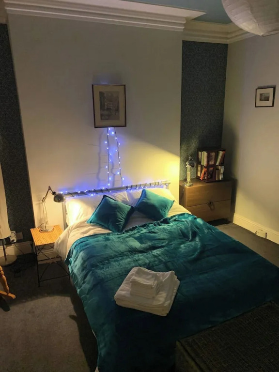 Bright 2-bed Apartment With Office in Newcastle
