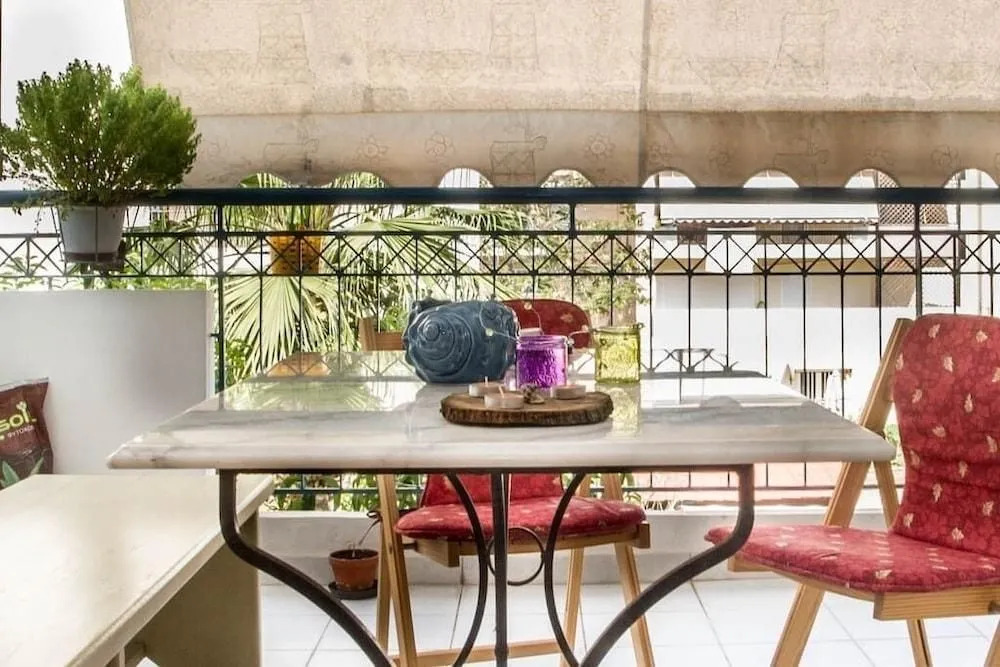 Antoine's central flat near the sea