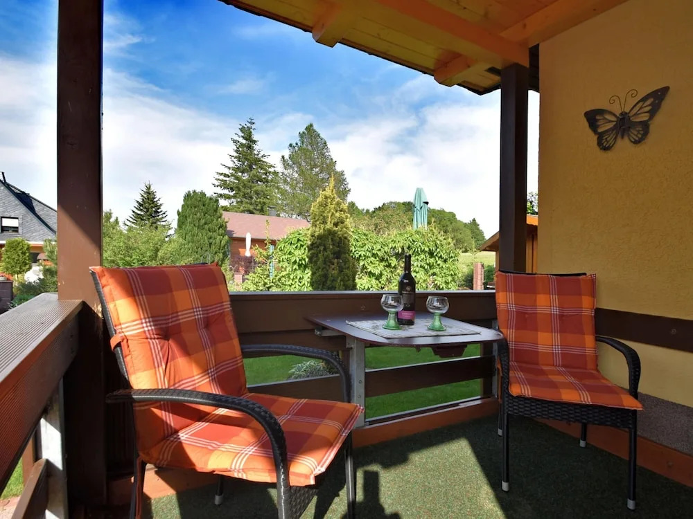 Cozy Holiday Home in Grossbreitenbach near Schwarza Valley