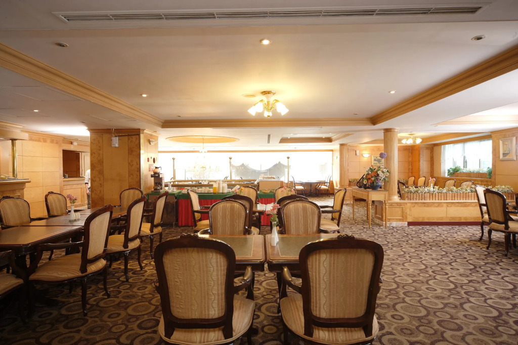 Noble Hotel