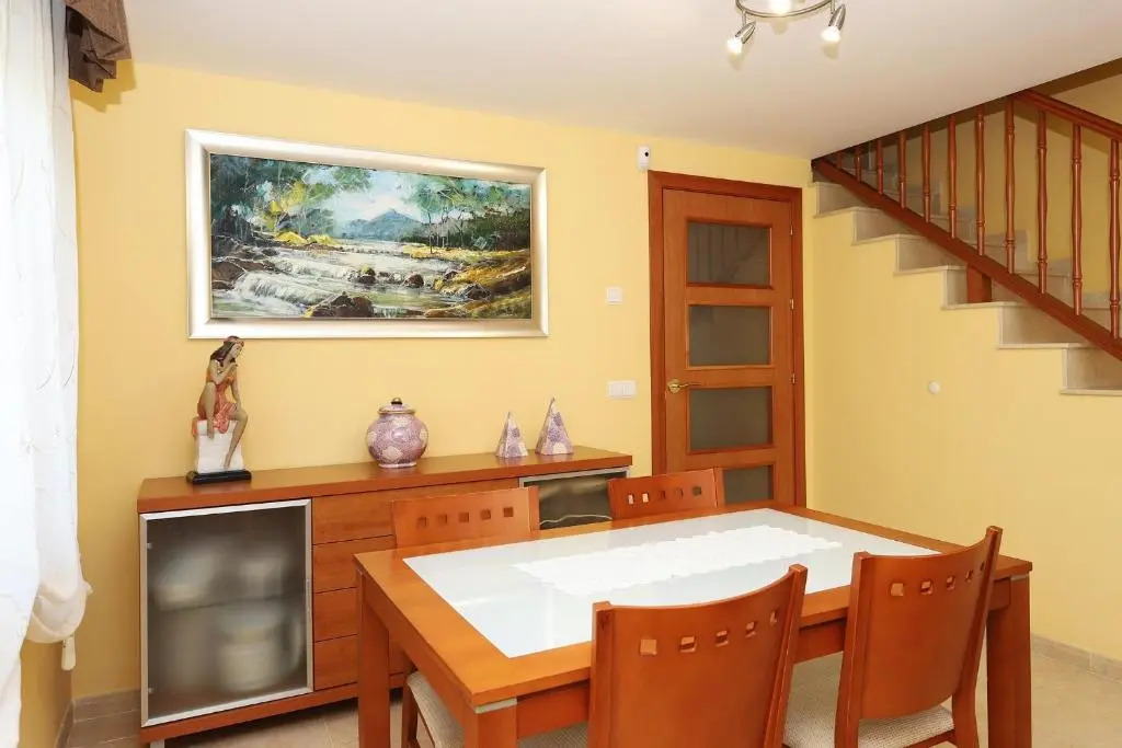 AT131 Aire acondicionado, comunidad con piscina, playa a 800m