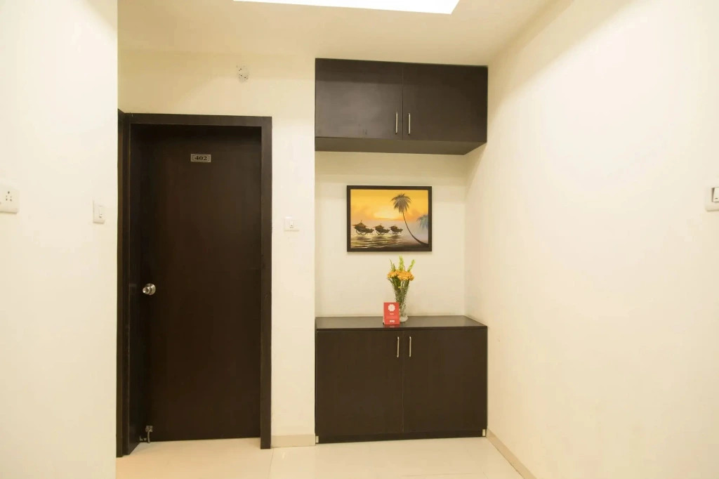 Dwarka Inn By OYO Rooms