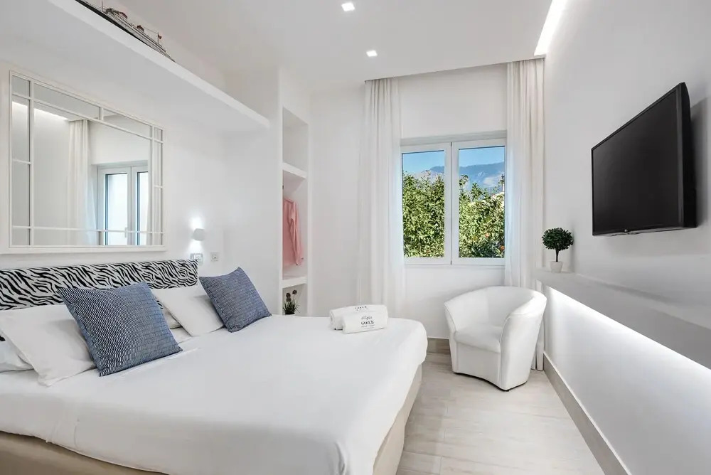 Total White Home Sorrento
