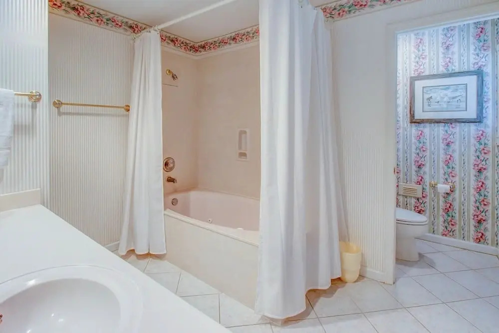 New Listing! 3rd-row Oasis W/ Private Pool & Spa 4 Bedroom Home