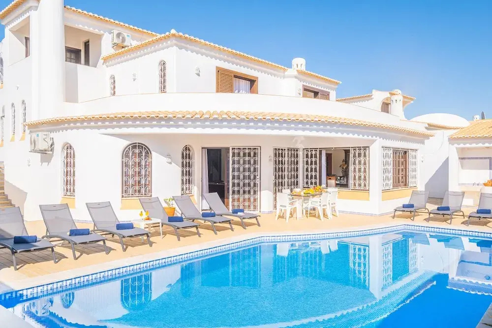 Villa Molucas - Moradia encantadora com piscina aquecível e BBQ - Albufeira