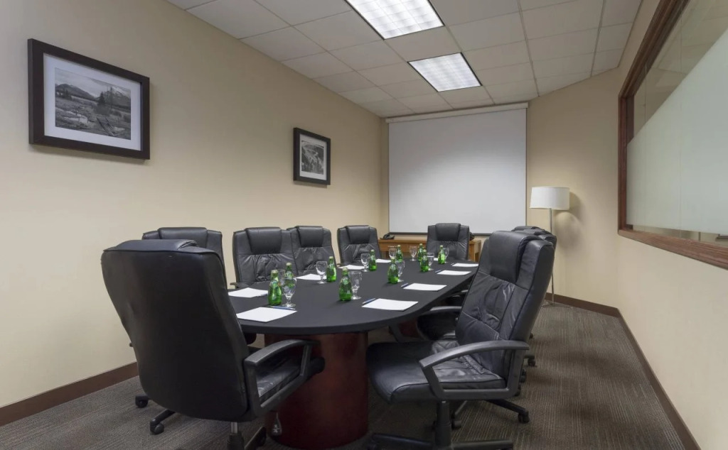 Four Points by Sheraton Edmonton South