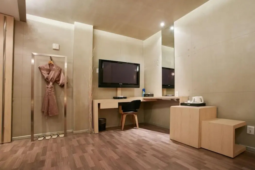 Tria Hotel