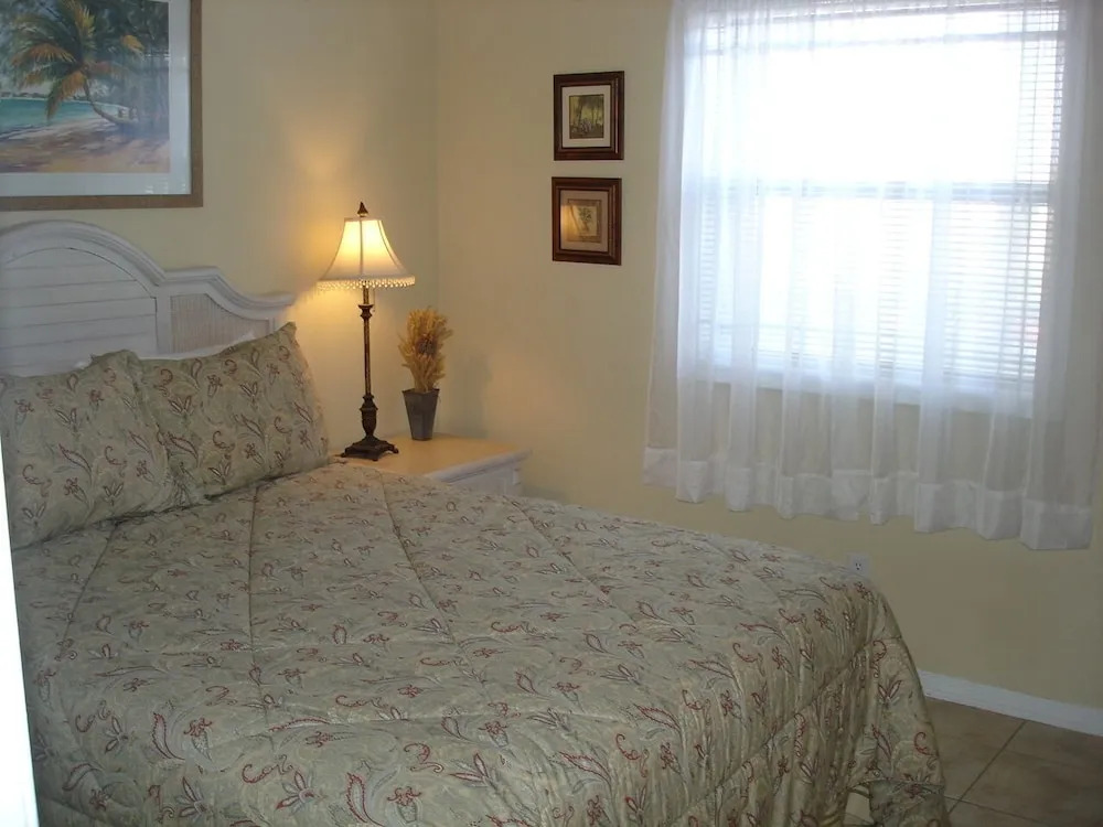 Seaside Beach & Racquet Club 4208