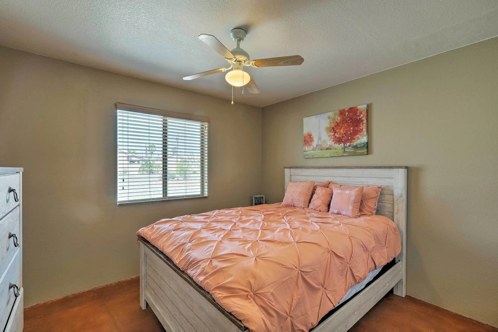 Lake Havasu Getaway w/ Patio - Hike, Swim, & Golf!