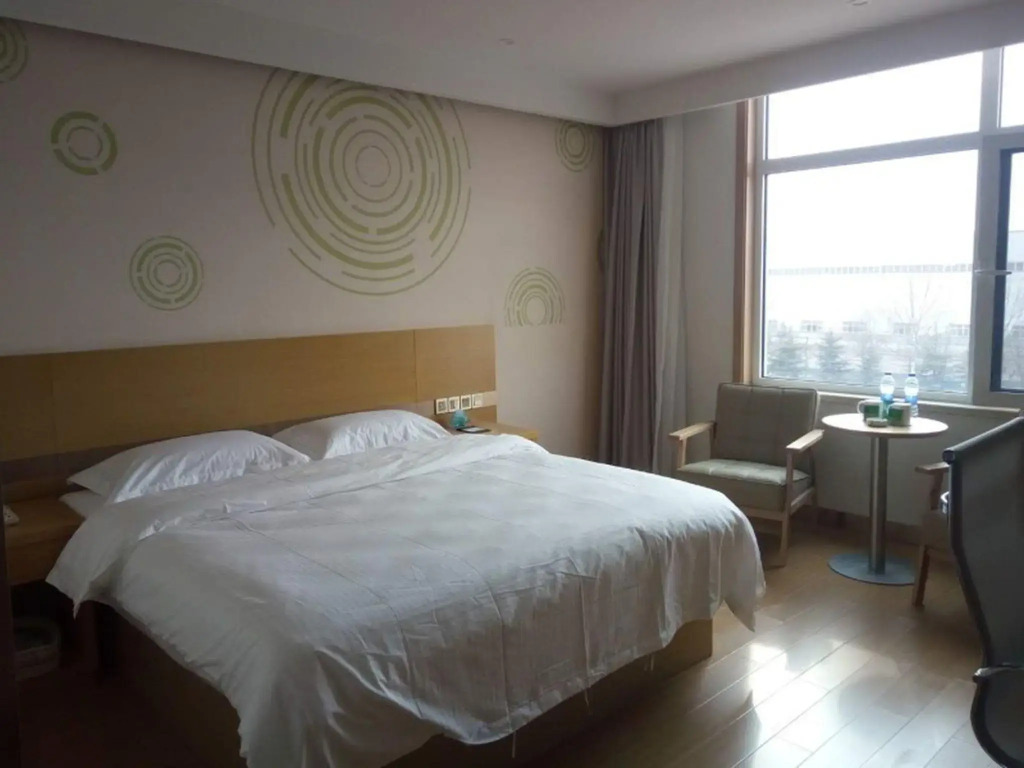 GreenTree Inn Qingdao Jiaozhou Jiaoping Road Aviation Industry Park Express Hotel