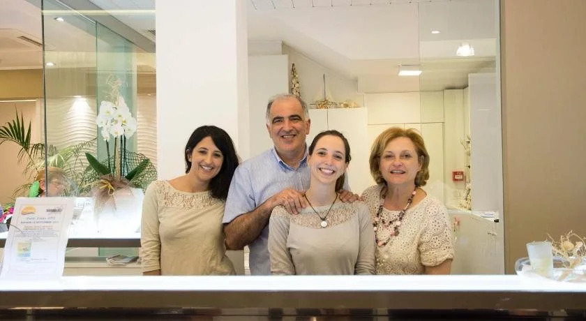Hotel Augustus- Davanti a noi cè solo il mare