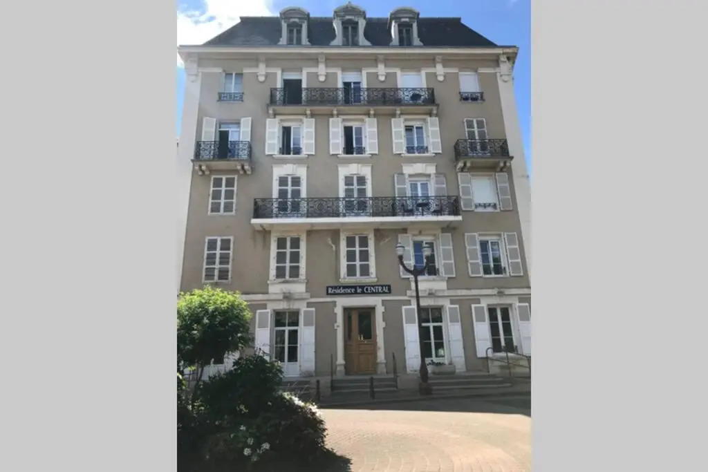 Vittel, Appt 55 M2, En Face du Parc Thermal