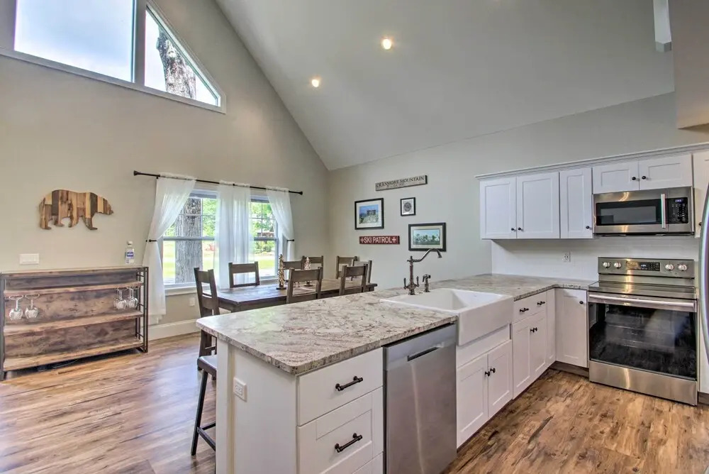 Condo w/ Grill: Walk to North Conway & Cranmore!