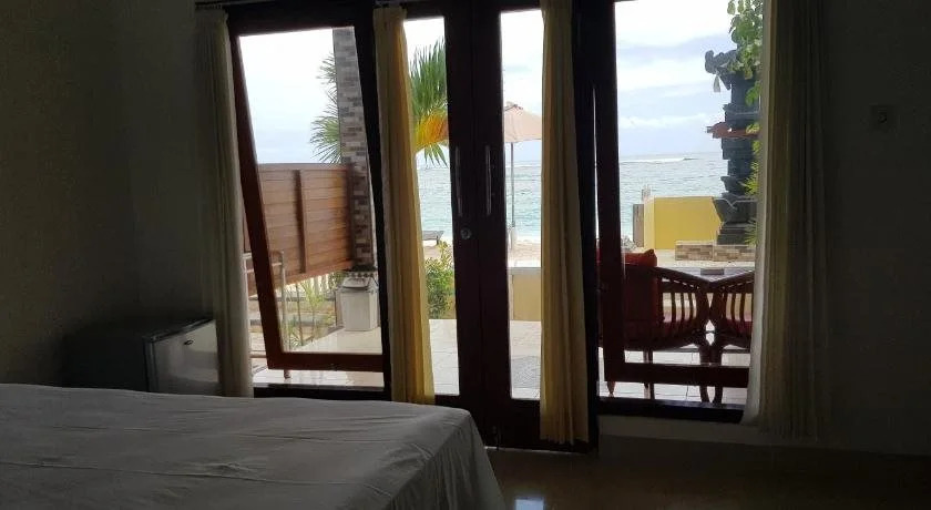 Segara Beach Inn