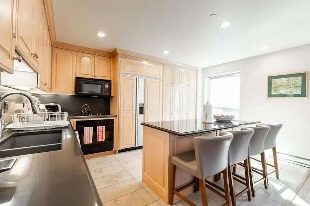 Northwood's Juniper 311 6 Bedroom Condo by RedAwning