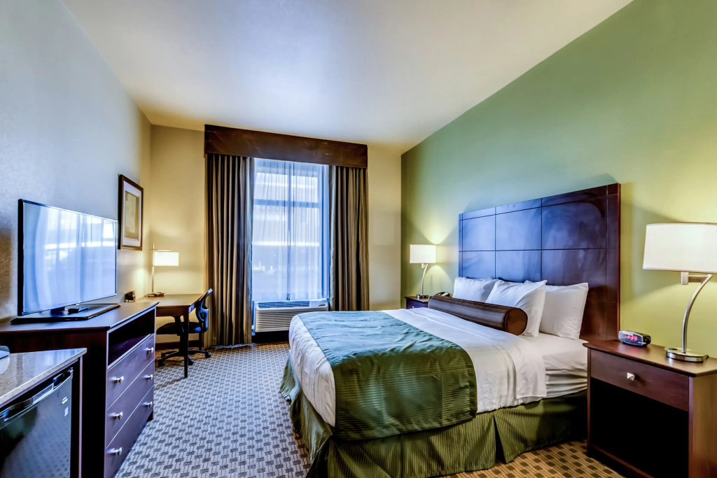 Cobblestone Inn & Suites - Waverly