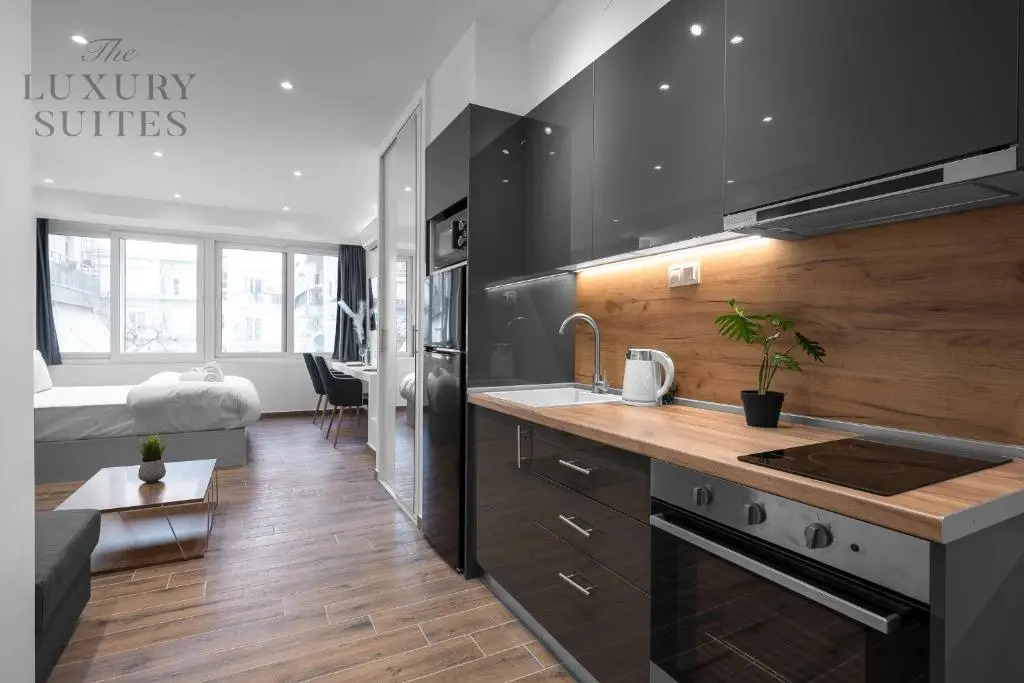 Adelle Apartments The Luxury Suites