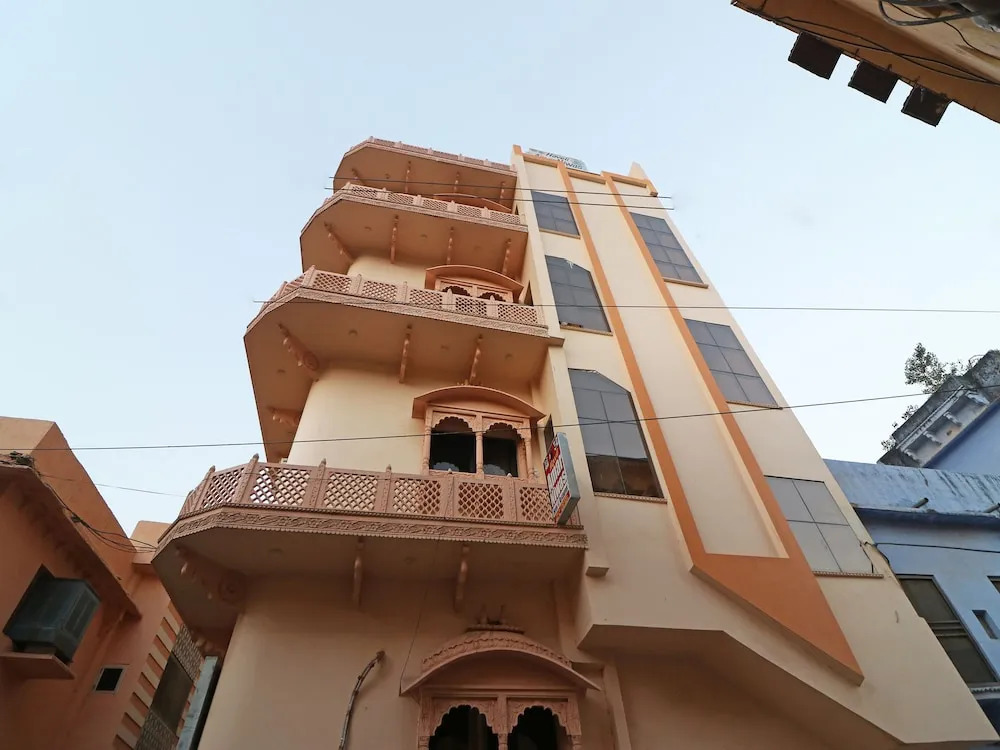 OYO 24145 Haveli Amar Niwas