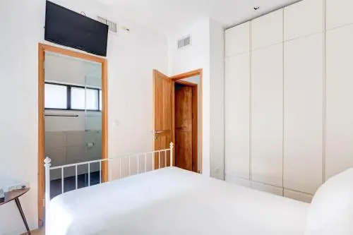 TLV2RENT Unique Dizengof Apartment