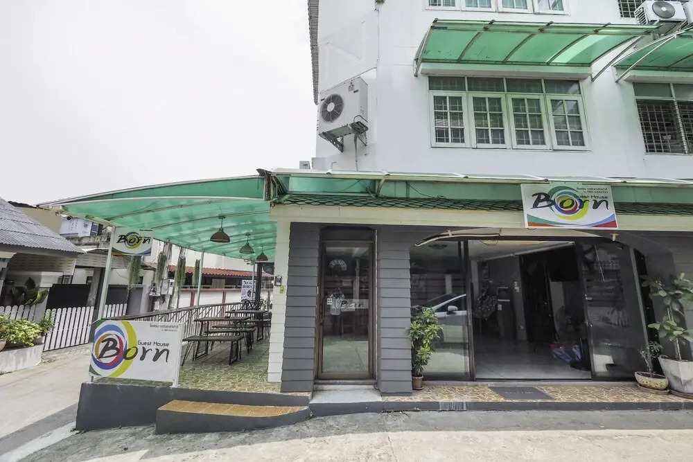 OYO 930 Born Guest House