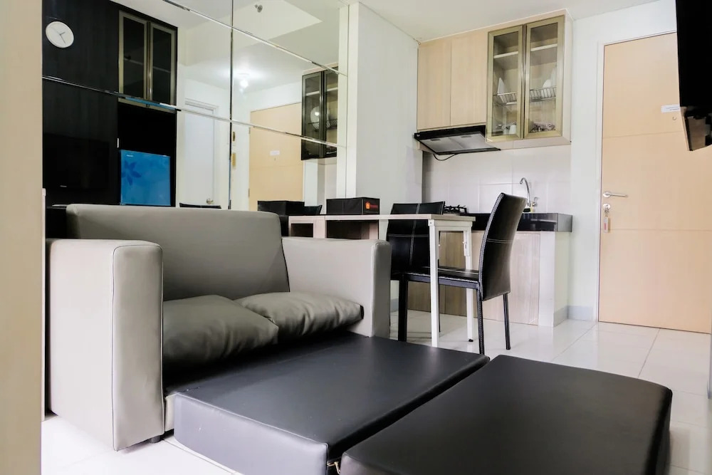 Luxurious and Convenient 2BR Ayodhya Apartment By Travelio