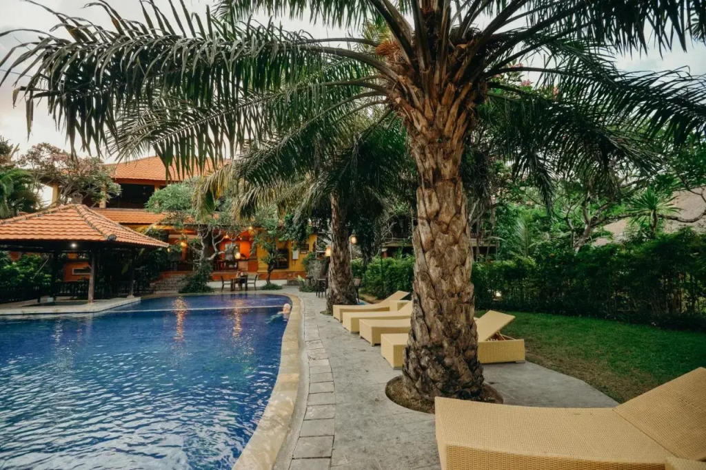 Отель Three Brothers Bungalows & Villas
