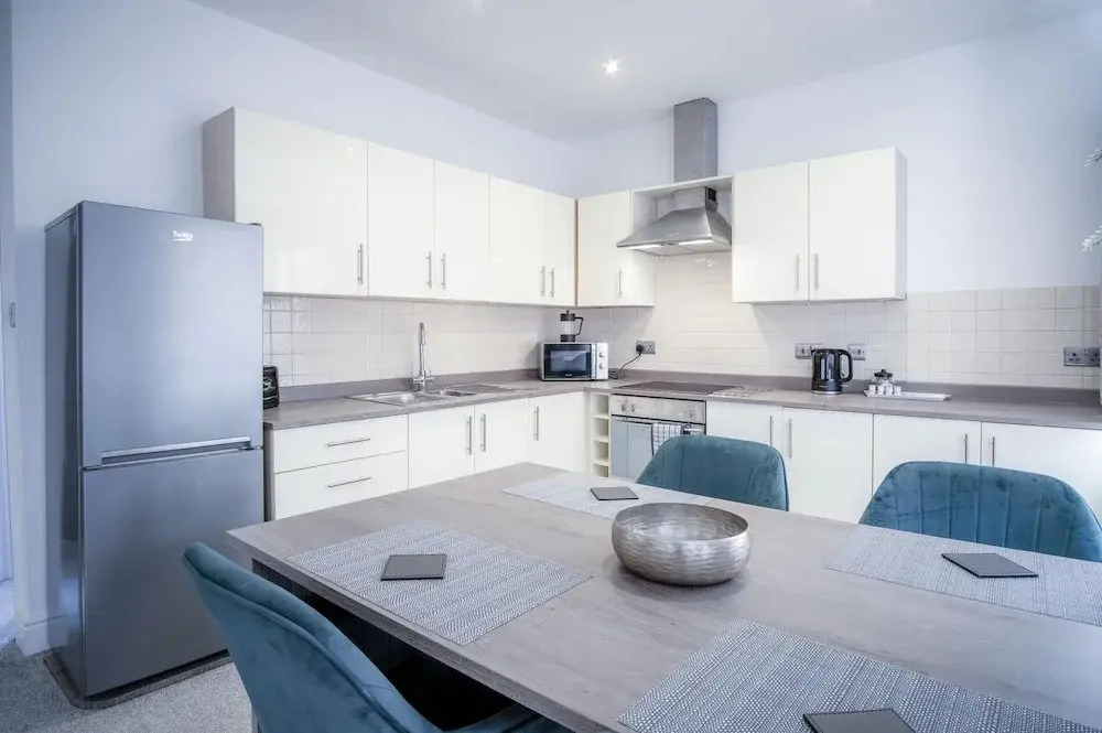 The Penthouse - 1 Bedroom Apartment - Ocean Breeze