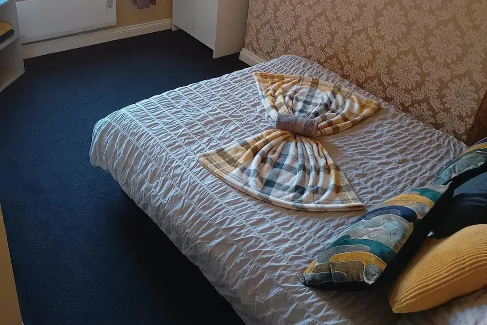 Apartment - Sleeps 5, Free Parking & Sun Terrace