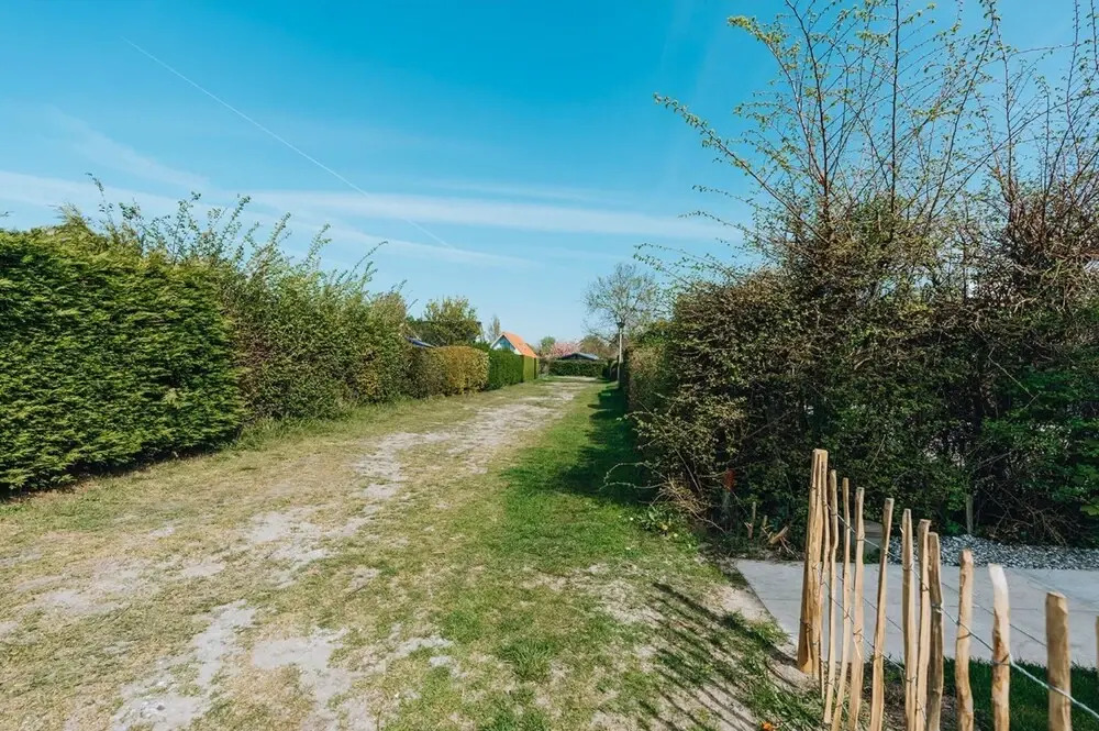 Large, Elegantly Furnished Holiday Home With Lots of Privacy on a Family Park