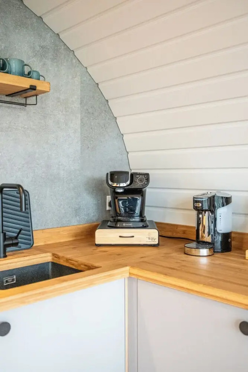 Unique 1 BD Eco-Retreat in Old Chalford