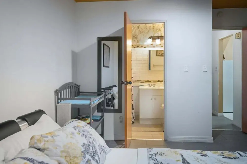 Cozy Comfy Palace In Queens 2 Bedroom Home