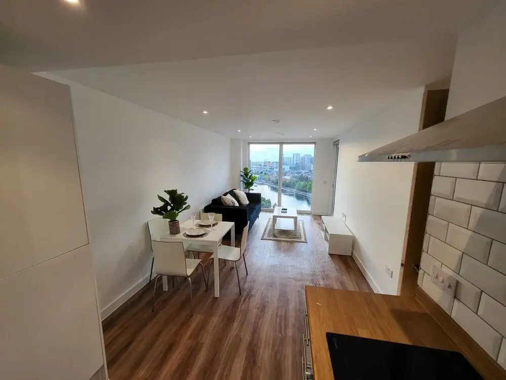 Brand new Luxury 2-bed Flat With Stunning Views