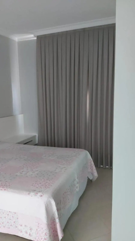 Apartamento em Meia Praia - Quadra Mar 3 Dormitórios 2 Suites