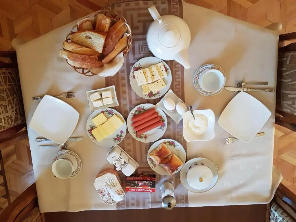 Areguni Guest House