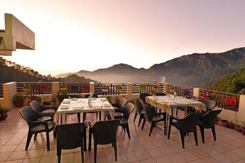 Green Roof Hotel