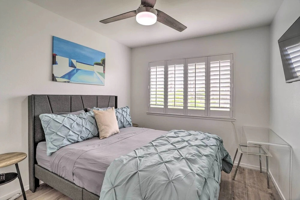 Modern Palm Springs Townhome Near Golf Courses