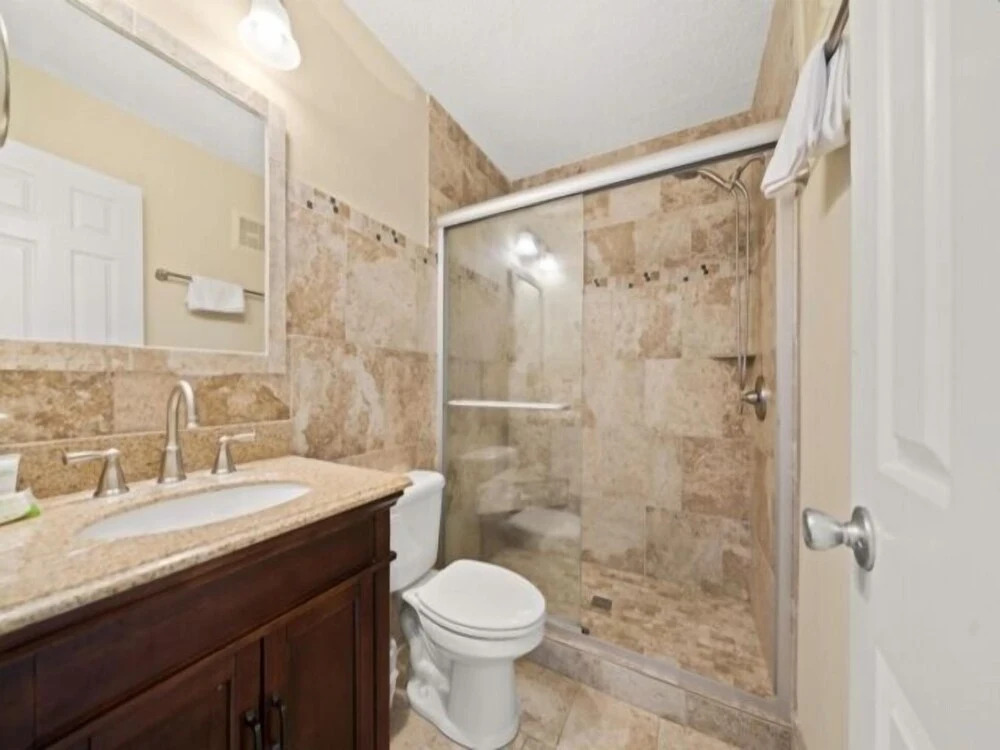 Sand Pebbles A17 - Relax And Unwind. Feel The Sun On Your Shoulders And The Ocean Breezes In Your Hair. 2 Bedroom Condo by RedAwning