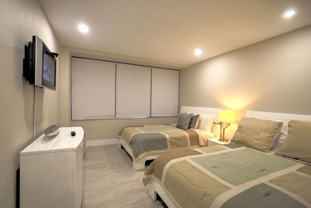Deluxe Apartments by South Florida Vacations
